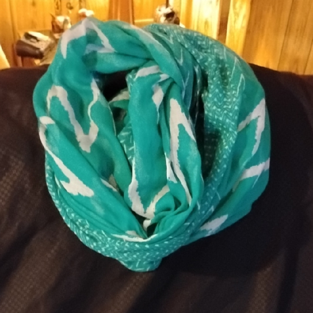 Teal & White Scarf